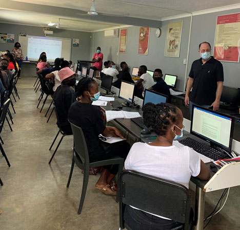 HarvardGrwthLab's tweet photo. Sharing photos from a recent trip to KwaZulu-Natal &amp; Mpumalanga, #SouthAfrica. We met w/ women of surrounding farms to learn about their livelihoods, migration patterns, &amp; income sources required to sustain basic needs. 

Learn more about our work in 🇿🇦:  https://t.co/8pheXvlPtV https://t.co/iztRdvmzfv