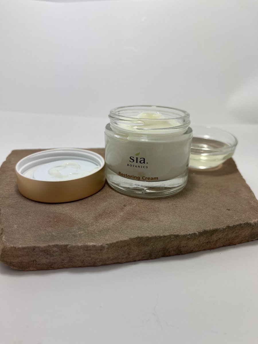 SiaBotanics's tweet photo. Restoring Cream is the perfect night cream for hydrating the driest skin! 💦 https://t.co/2FxBHv9xkg