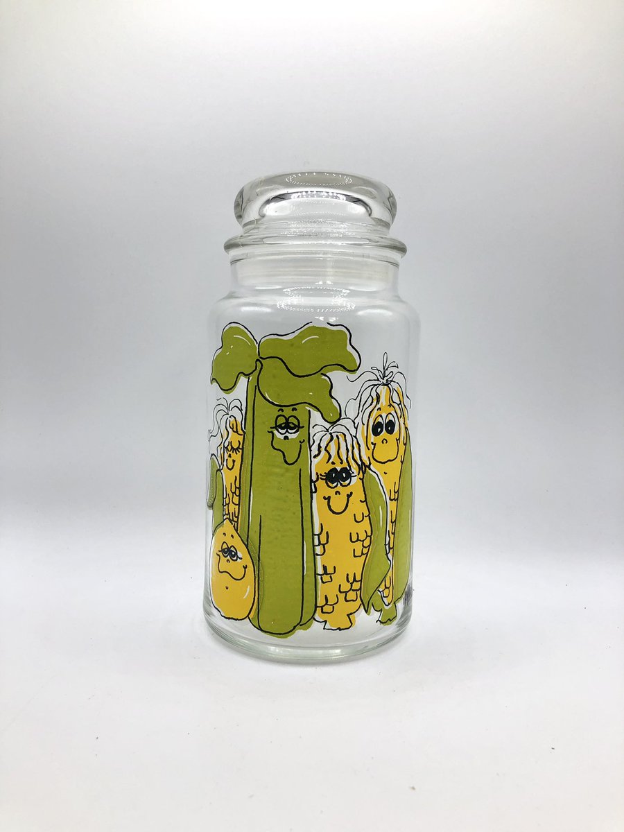 beezyandco's tweet photo. Classic 70s kitchen storage! This Hildi jar is ready for your home! It’s available on @Etsy at BeezyAndCo - link in bio #MondayMood #hildi #vintage #etsy #1970s #kitchendecor #jar #corn #celery #happy #cute #fun #kitchenstorage #storage #etsyfinds #gift #giftidea #fathersdaygifts https://t.co/J0zmRsVjjG