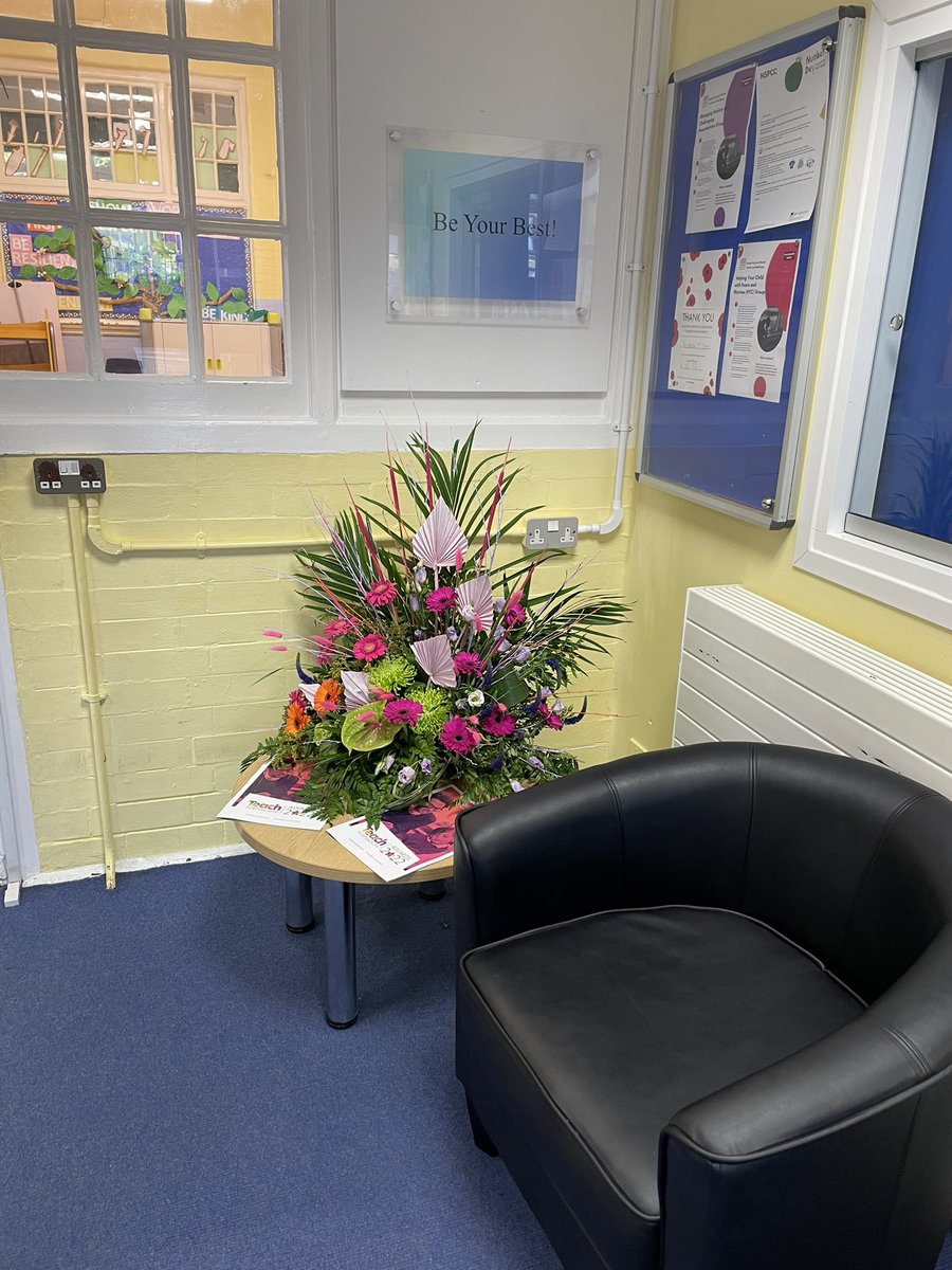 web32846194's tweet photo. Lovely flowers from Teach Portsmouth Awards taking pride of place in reception @JuniorNewbridge Congratulations to all the winners #tpa22 https://t.co/NYNqmwcVSc