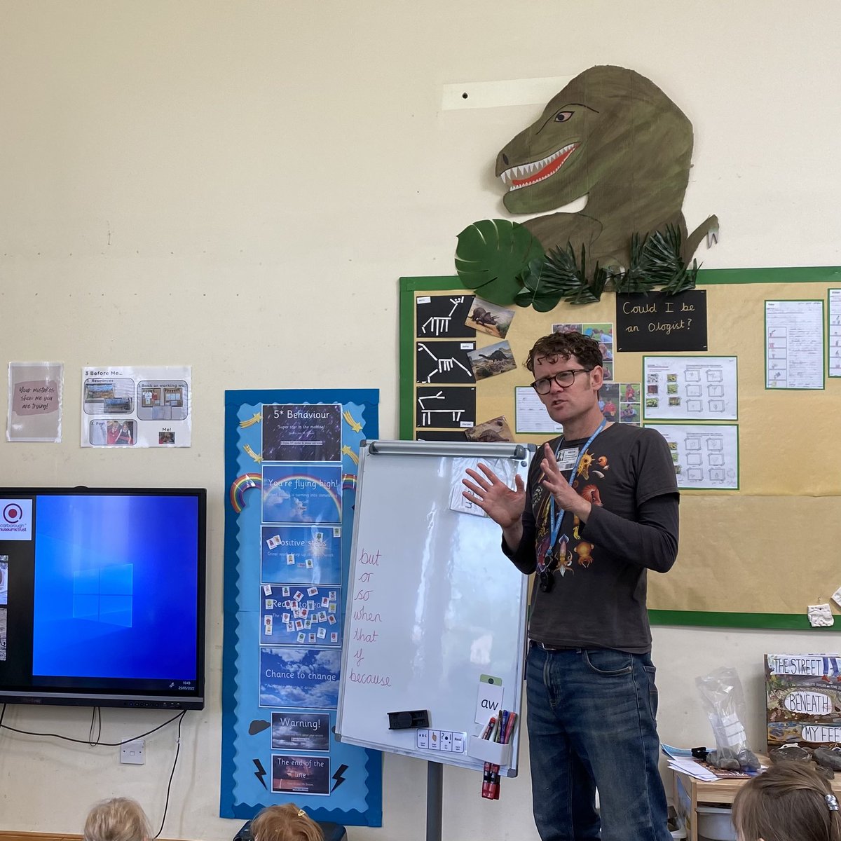 Our geoscience communications fund is now open for applicants! 

Grants are available for up to £2000 to support your science communication project. 

The deadline for applications is 31st July!

yorksgeolsoc.org.uk/geoscience-com…

Image courtesy of <a href="/fossiliam/">Dr Liam Herringshaw</a> - a previous grant winner.