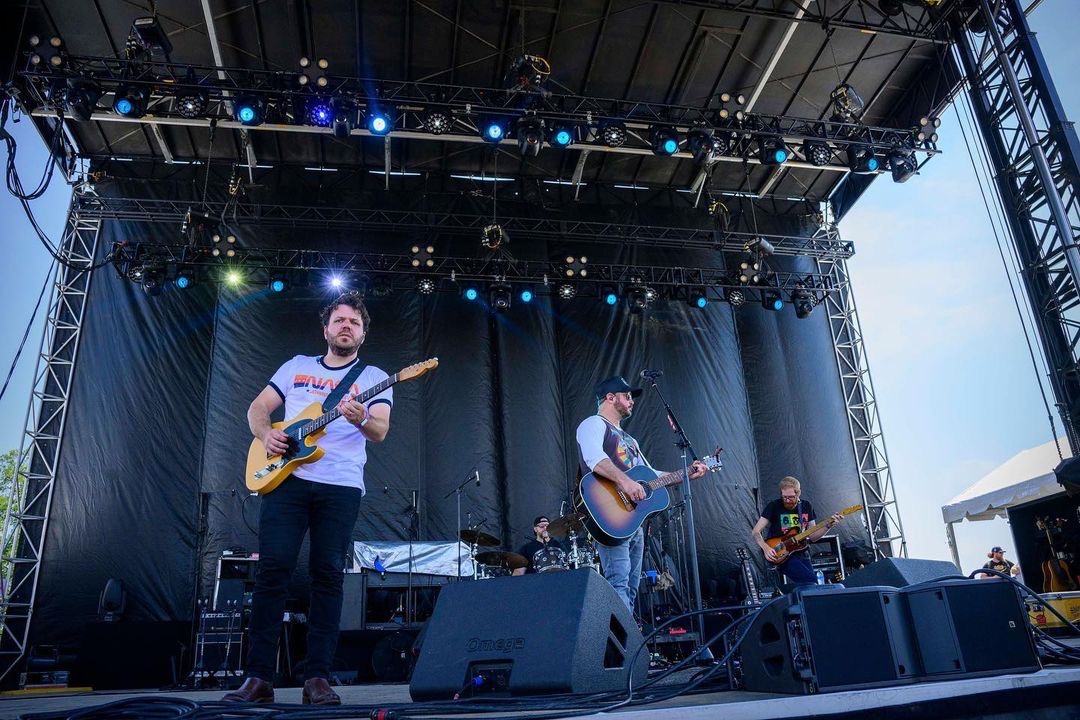 Had a blast at <a href="/HWYtoHenryetta/">Highway to Henryetta</a> ! Thanks to everyone for jamming with us! And thanks to my buddy <a href="/TroyAikman/">Troy Aikman</a>  for having us and for hosting an amazing festival! Great job my man and always in your corner. You’re a class act!