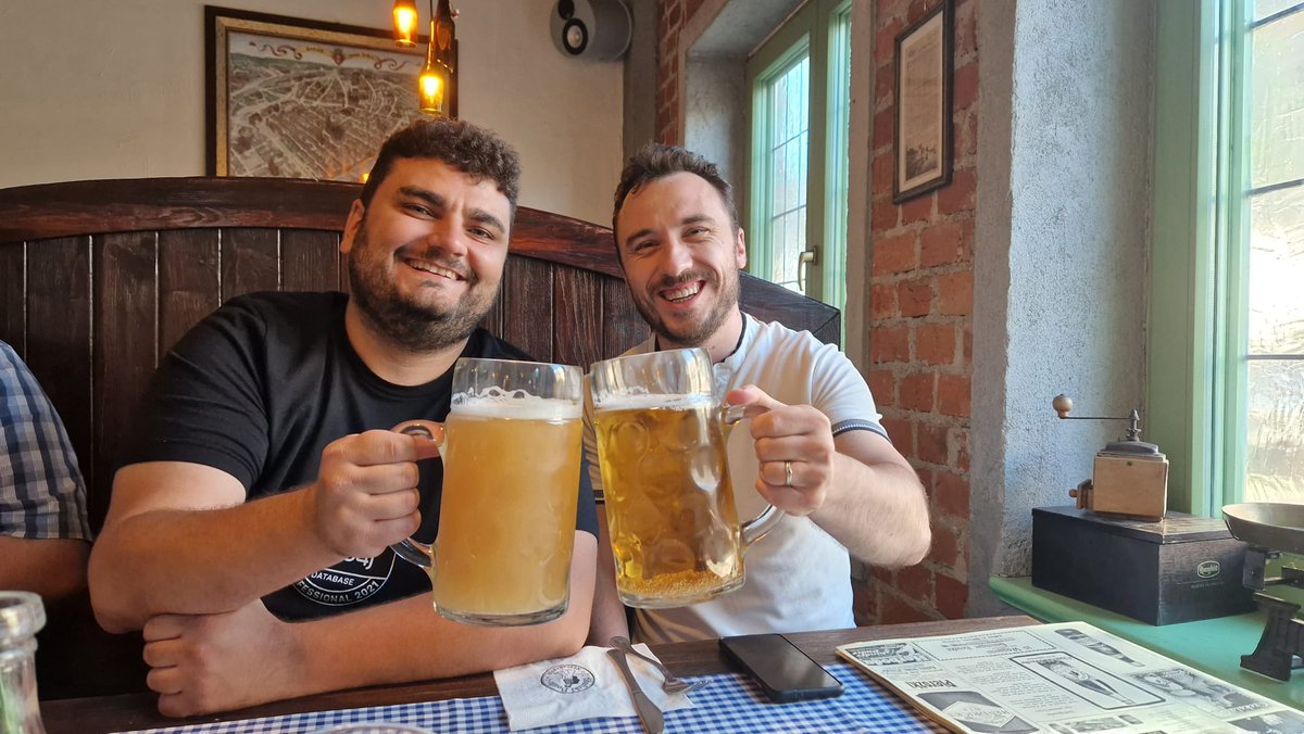 Just a small 🍺 with my bro <a href="/GraphGuyCalin/">Calin Constantinov</a>