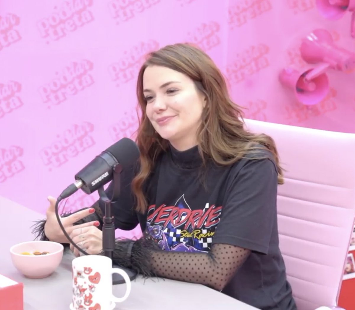 centralmcgowan's tweet photo. Marcela ao vivo no Pod Dar Treta 💜

- https://t.co/TIP3cWwpG0 https://t.co/25gsNgsMKL