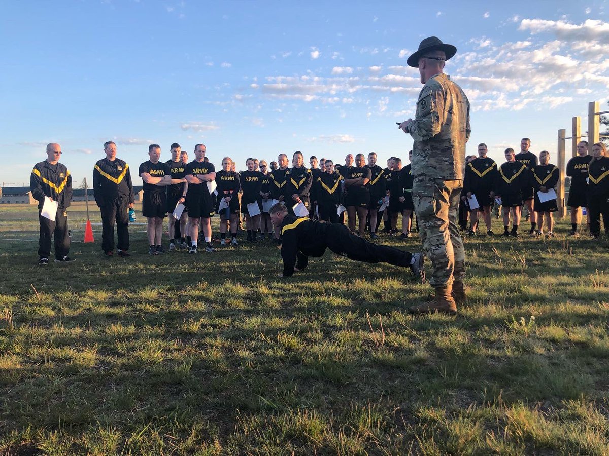407thB's tweet image. In June, we partnered with a #DrillSergeant unit to facilitate our #ACFT to ensure our Soldiers had an abundance of excellent trainers and NCOs. 

Many thanks for their support. #resultsthroughteamwork with 75+ soldiers conducting another diagnostic ACFT. #civilaffairs