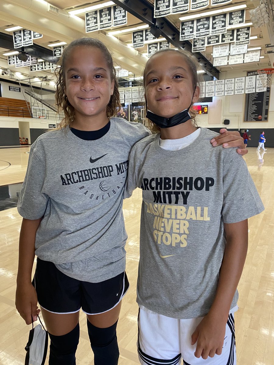michaellrich1's tweet photo. Rich twins having a great time at Mitty bball camp. ⁦@mitty_wbb⁩ #richtwins #rollinwiththerichs #basketball #wbb https://t.co/rmBtGYFZbe
