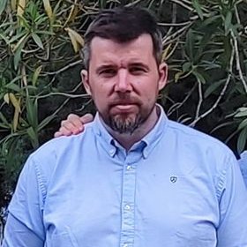 DESAPAREGUT, DIFUSIÓ! En Martín de 45 anys va desaparèixer el dia 12 de juny a les 19:00 a Lleida. Va marxar sense telèfon, diners, claus del cotxe ni documentació. 95 Kg, 1'80 cm alçada. Duia una motxilla del Barça. Qualsevol info truqueu al 112, RT!!!