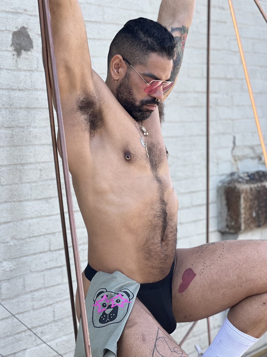 silberfuchsnyc's tweet photo. https://t.co/s3FtfSbvuQ https://t.co/ejDl8SyKKs