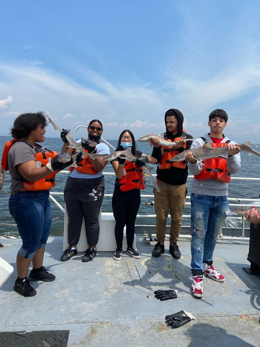 MASTResearch's tweet image. Such a good vessel trip with the students and teachers from Academy of Urban Leadership and Mindy from @NJSeaGrant Special thank you to the staff at the @perthamboycity Marina  for helping to make this happen!!!
