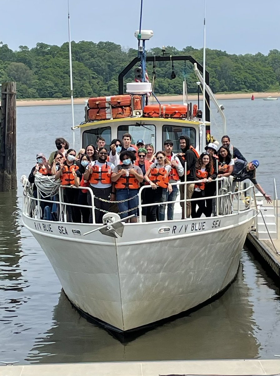 MASTResearch's tweet image. Such a good vessel trip with the students and teachers from Academy of Urban Leadership and Mindy from @NJSeaGrant Special thank you to the staff at the @perthamboycity Marina  for helping to make this happen!!!