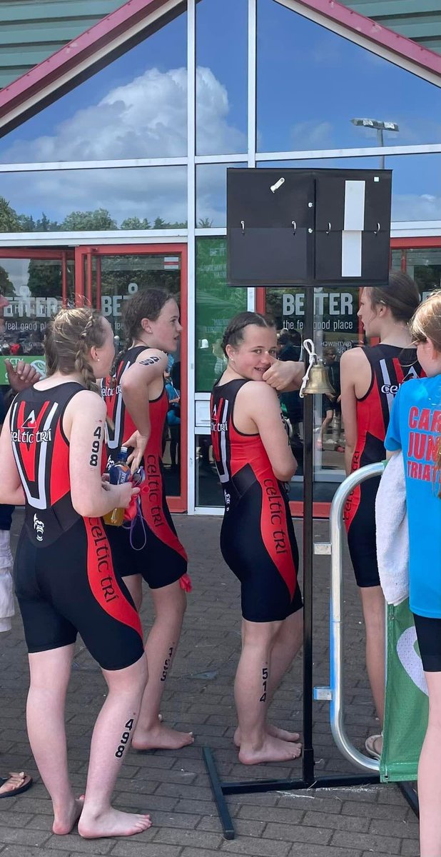 CelticTri's tweet photo. Celtic Tri juniors were in action at the Cardiff Junior Triathlon. 
Tristar 3 girls queuing ready for swim. ♥️🖤🤍 #tristars #Triathlon @WelshTriathlon https://t.co/uNkYIMCebn