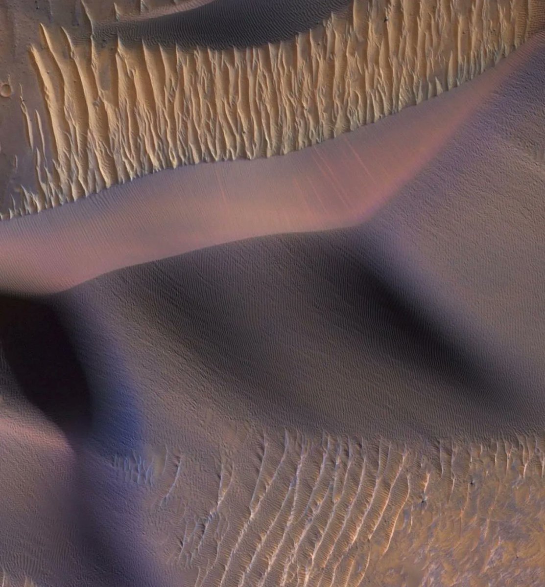 cortexcreatives's tweet image. PHOTOGRAPHY: Off-world shots taken from NASA’s public library 🪐