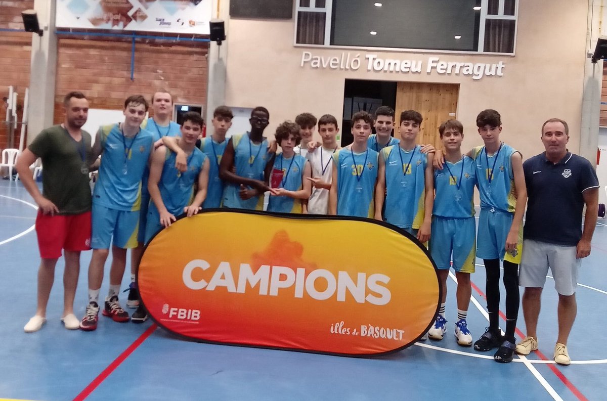 FBIBasquet's tweet photo. 🏆 Ja tenim campions preferents de cadet masculí:

Grup A - @cbsibasquet
Grup B - DTR Servicios - @cbAndratx1985
Grup C - Ais Balear @dakotaalcudia
Grup D - @BSAcantera B Negro

Enhorabona a tots!

#IllesDeBàsquet https://t.co/0MLl82uE4N