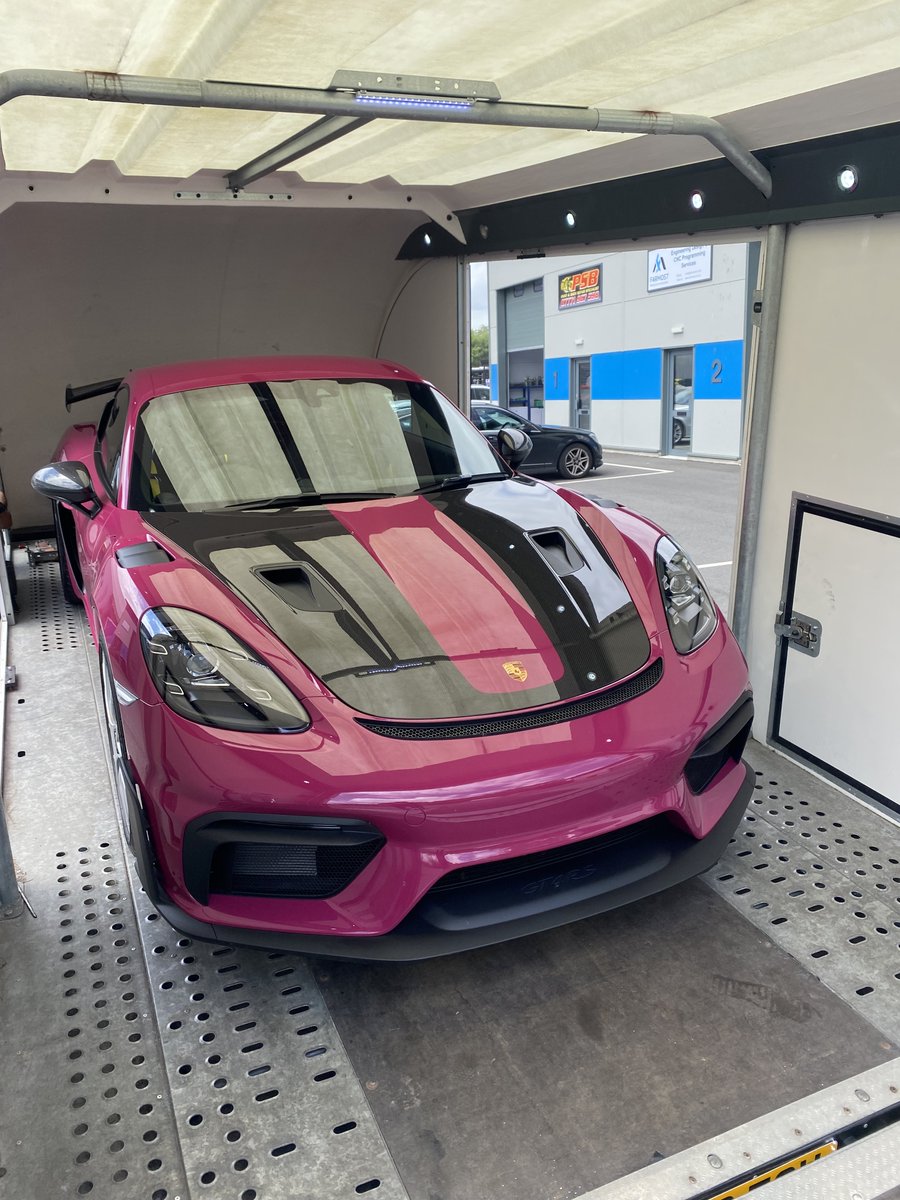 BeechesRecovery's tweet photo. Pink to make the boys wink!

Today we collected rs_23wn's striking Rubystone Red (Ruby Star) Porsche 718 Cayman GT4 RS from @porschewolves to Monza Detailing for fitment of paint protection film

#PorscheGT4RS #PaintToSample #GT4RS #CarDelivery #BeechesRecovery https://t.co/qbPxrFBAHo