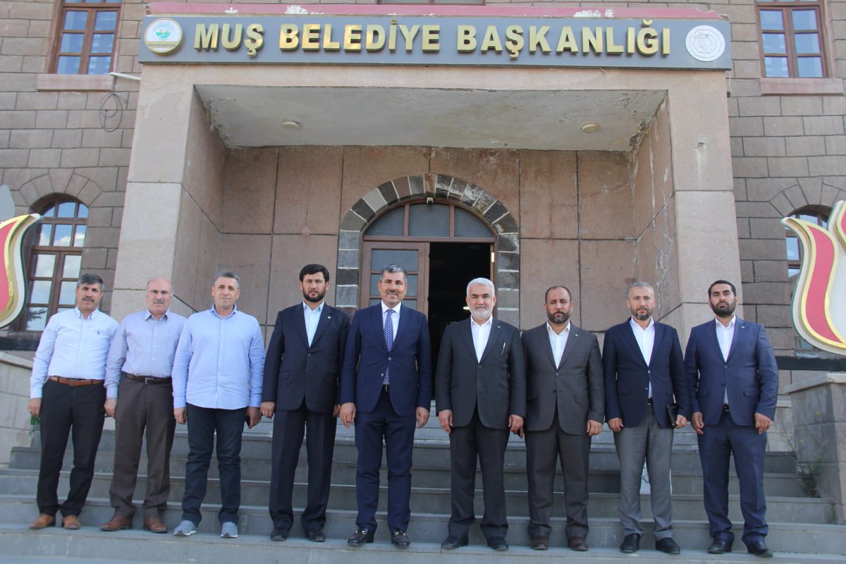 Genel Başkanımız Sayın Zekeriya Yapıcıoğlu, Muş Belediye Başkanı Sayın Feyat Asya'yı ziyaret etti. Samimi bir ortamda gerçekleşen ziyarette Genel Başkanımız, Belediye Başkanı Feyat Asya'dan Muş'taki çalışmalar hakkında bilgi aldı. #HÜDAPAR