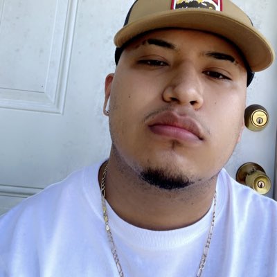 Selfmqde's tweet photo. #NewProfilePic https://t.co/RLk4t3Ya5p