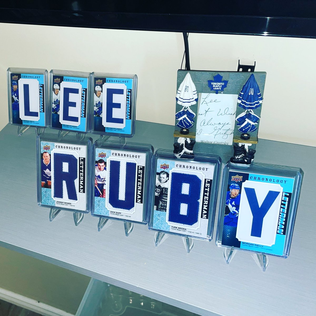 TheMapleLee_16's tweet photo. My name is:
@UpperDeckHockey @MapleLeafs #Legends #CurrentPlayers https://t.co/dh5a6eXwxc