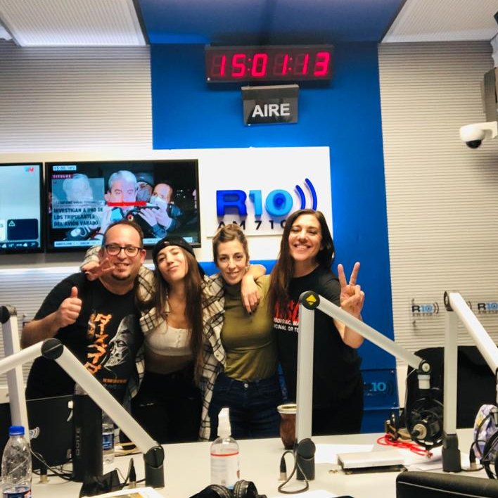 Radio 10 - AM 710 (@radio10) on Twitter photo 👉#LasMalas | Le hacemos el aguante a <a href="/mmlamoyano/">Mariana Moyano ⭐️⭐️⭐️</a> con este equipazo: <a href="/alefuntowicz/">Alejandro Funtowicz</a>, <a href="/delfiokey/">Delfi Sciannamea</a>, <a href="/lalocutorita/">Vicky da Costa 💚💚💚🇦🇷✨</a> y <a href="/GabiRadice/">Gabriela Radice 💚</a> 😎✊
¡Miranos en vivo por YouTube! 📲📺 bit.ly/3Hnsoqi 👉#LasMalas | Le hacemos el aguante a <a href="/mmlamoyano/">Mariana Moyano ⭐️⭐️⭐️</a> con este equipazo: <a href="/alefuntowicz/">Alejandro Funtowicz</a>, <a href="/delfiokey/">Delfi Sciannamea</a>, <a href="/lalocutorita/">Vicky da Costa 💚💚💚🇦🇷✨</a> y <a href="/GabiRadice/">Gabriela Radice 💚</a> 😎✊
¡Miranos en vivo por YouTube! 📲📺 bit.ly/3Hnsoqi