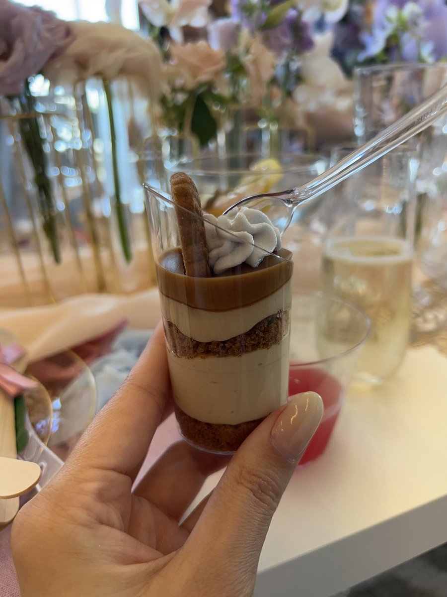 espressofied's tweet photo. DMV-based "Nasim & Co" deserves an award for these bespoke dessert cups starring @BiscoffCookies! 😍
#gogirl #nasimandco #dmvtwitter #bespokedesserts #dctwitter https://t.co/3q7EwnrUgz