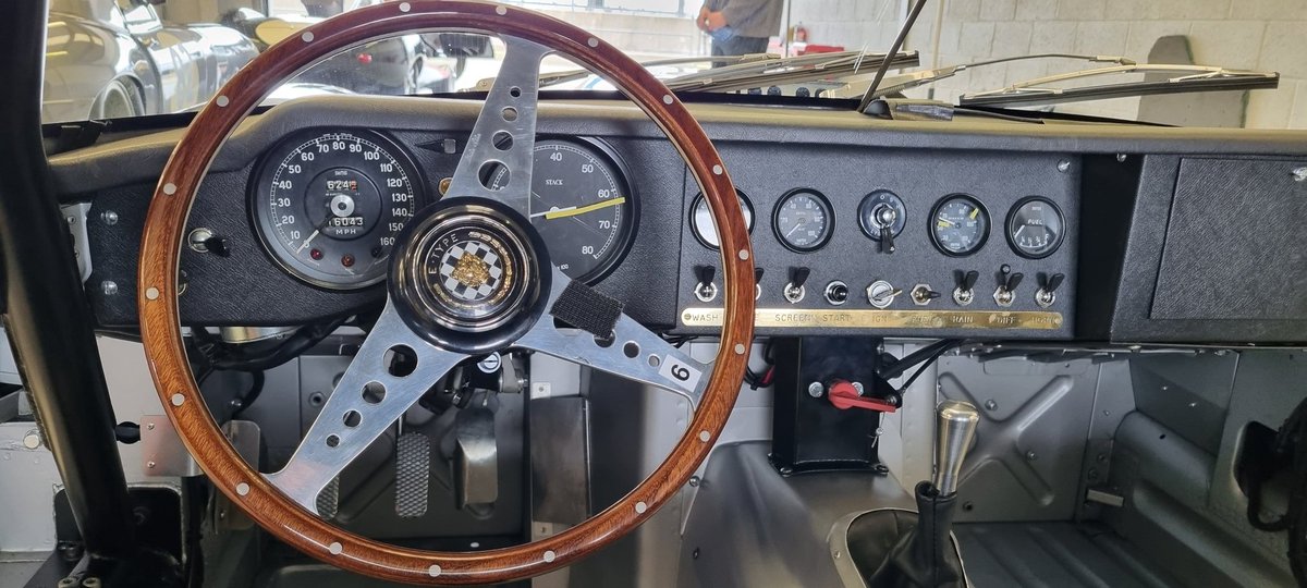 AdrianMedeiros's tweet image. It was brilliant to do couple of laps in this beauty.
Muito divertido guiar essa maravilha de carro!
#etype 
#teach2race 
#drivercoaching 
#racecars 
#motorsport 
#automobilismo