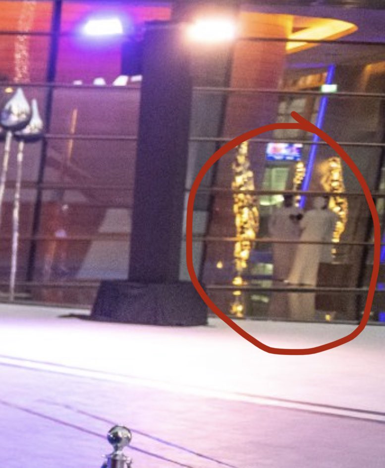 صورة تجمعني مع اصدقائي ومقدمين حفل اطلاق ديزني+ <a href="/DisneyPlus_MENA/">Disney+ MENA</a> في دار اوبرا دبي الاسبوع الماضي 🌹