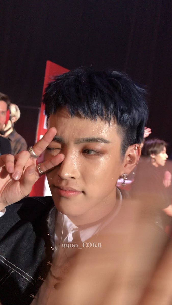 hongteezer's tweet image. the infamous hongjoong melanin pic