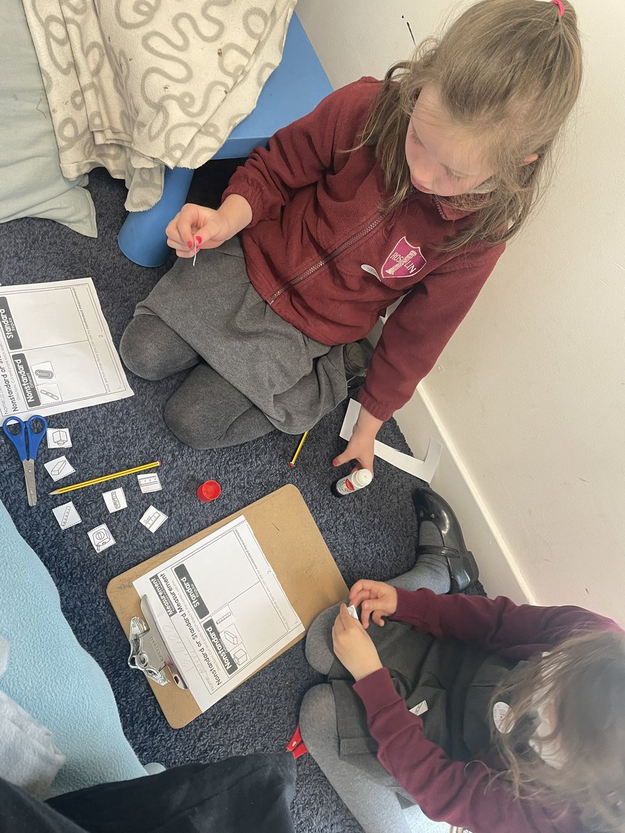 MissG_Mid's tweet photo. In Maths we have been exploring the difference between standard and non-standard units of measure 😊 @RoslinPS https://t.co/IjERefdCcj