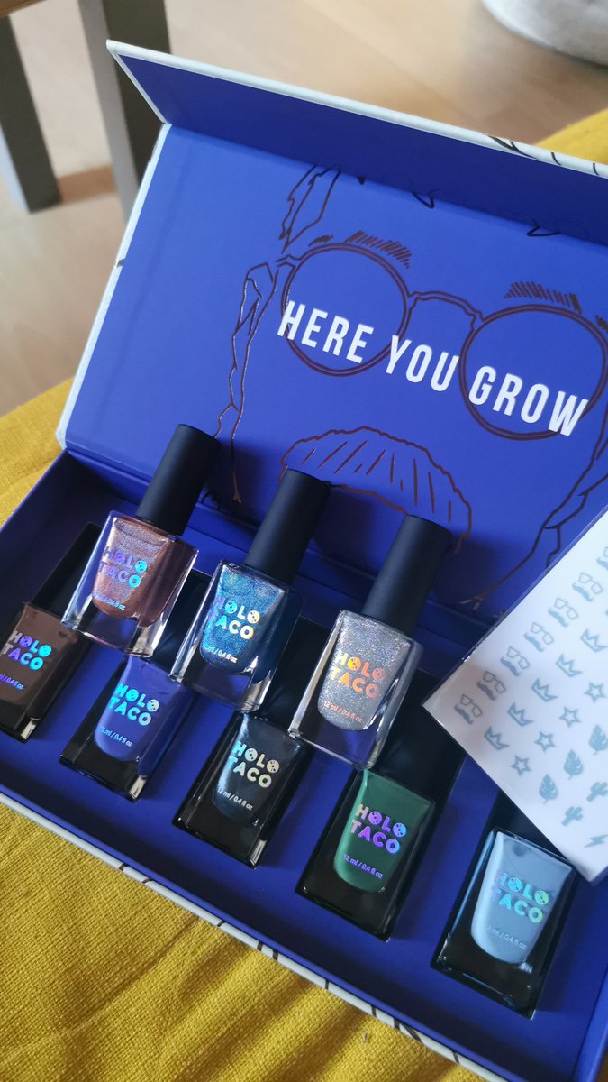 SneezyFey's tweet photo. So excited to try the colors! First colab. And with Julien of all haha Amazing! #holotaco #simplynailogical thank you again for yet another gorgeous collection! https://t.co/rE6Nb7bNwQ