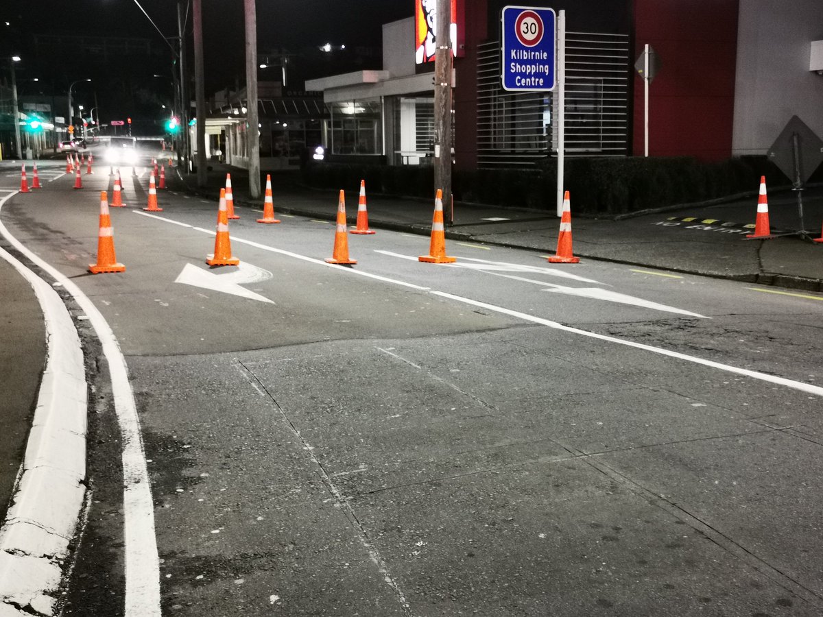 WildBayNZ's tweet photo. The cones are out and the diversions in place for the sewage pipe repairs at the junction of Rongotai &amp; Onepu Roads in Kilbirnie. 
@metlinkwgtn @WgtnCC
#Kilbirnie #Metlink #WellingtonCityCouncil https://t.co/BTCykXnvtC