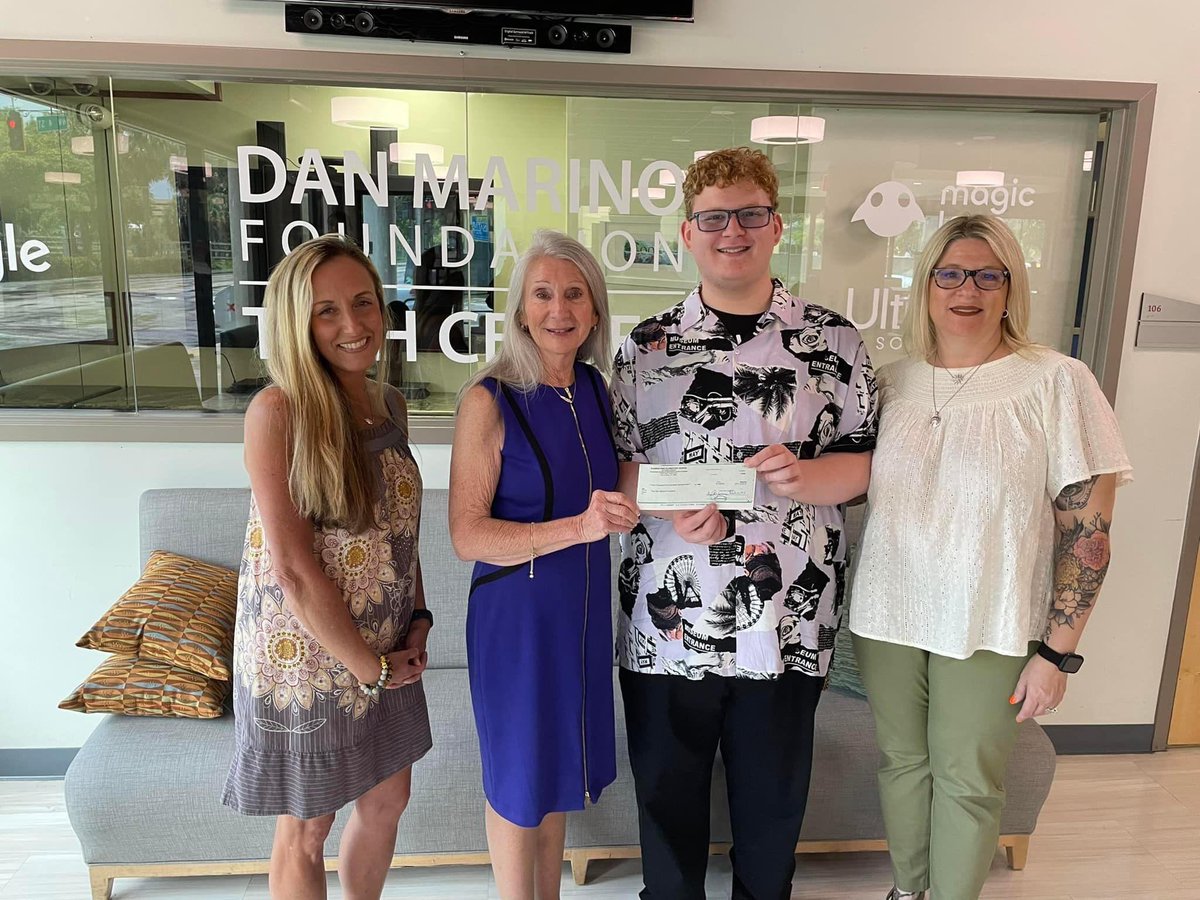 Awesome day! @ntorelli & Robyn Marcus dropped off a check to the Dan Marino Foundation for $1700. Thank you to all of @ShineonSPES families & staff members who supported the first annual Autism Art Night. We cannot wait to see what year 2 brings for this fabulous cause! ☀️❤️🧩