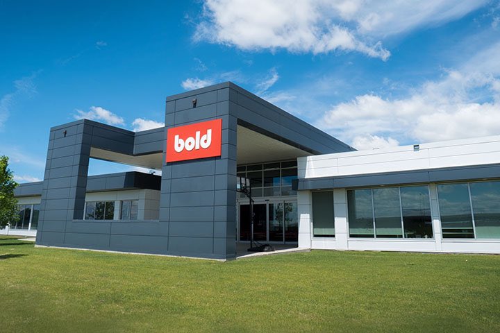 Excited to be in office on my first day at <a href="/bold_commerce/">Bold Commerce</a> up here in Winnipeg, Canada 🇨🇦