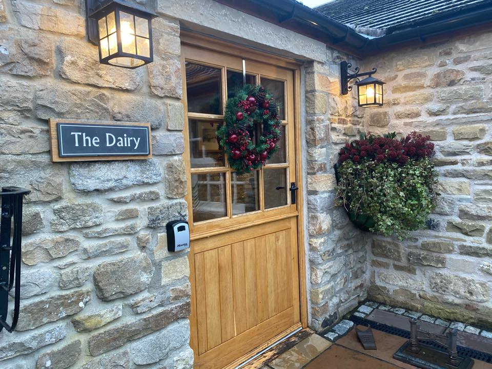 Herriotcountry's tweet photo. When are you coming to @cottagedales in Yorkshire Dales ?
Discover the beauty of the Yorkshire Dales based from a luxury 18th century 5 star Luxury holiday cottage in the heart of the Yorkshire Dales National Park.
#weekendtourism
#holidaygetaway
#ukweekend https://t.co/e45yWdXPX9