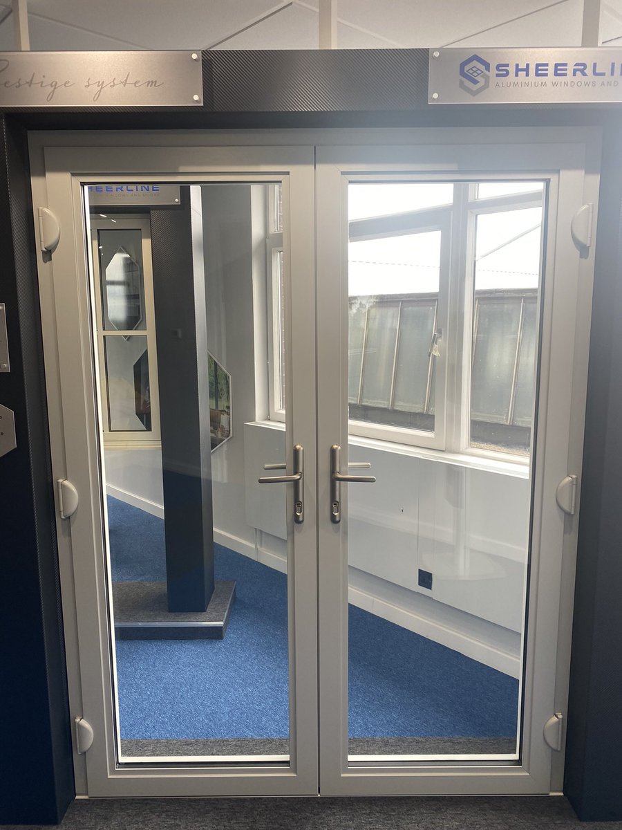 Popped into see the @SheerlineSystem team last week and saw some absolute beauties in their showroom - including a little something different for folding doors 😉