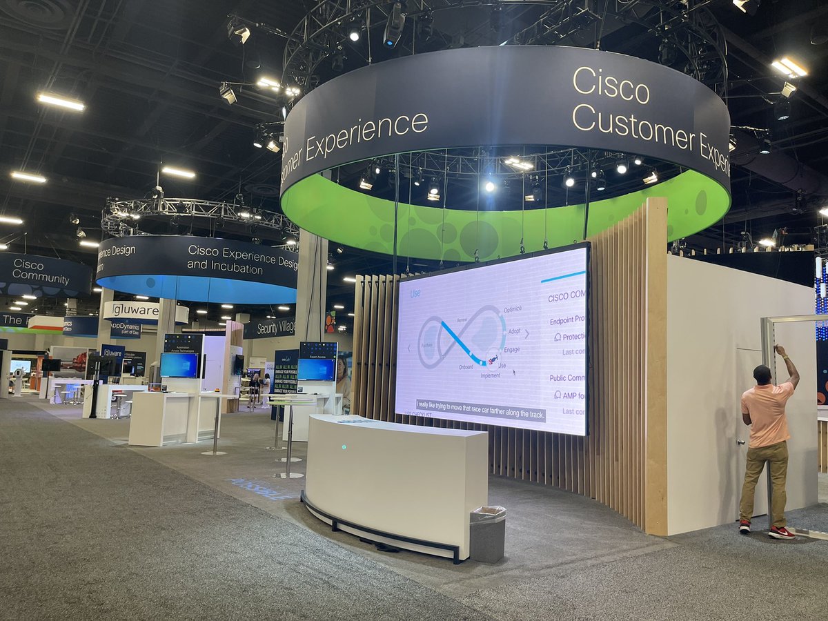 Kelly Hall tweet media