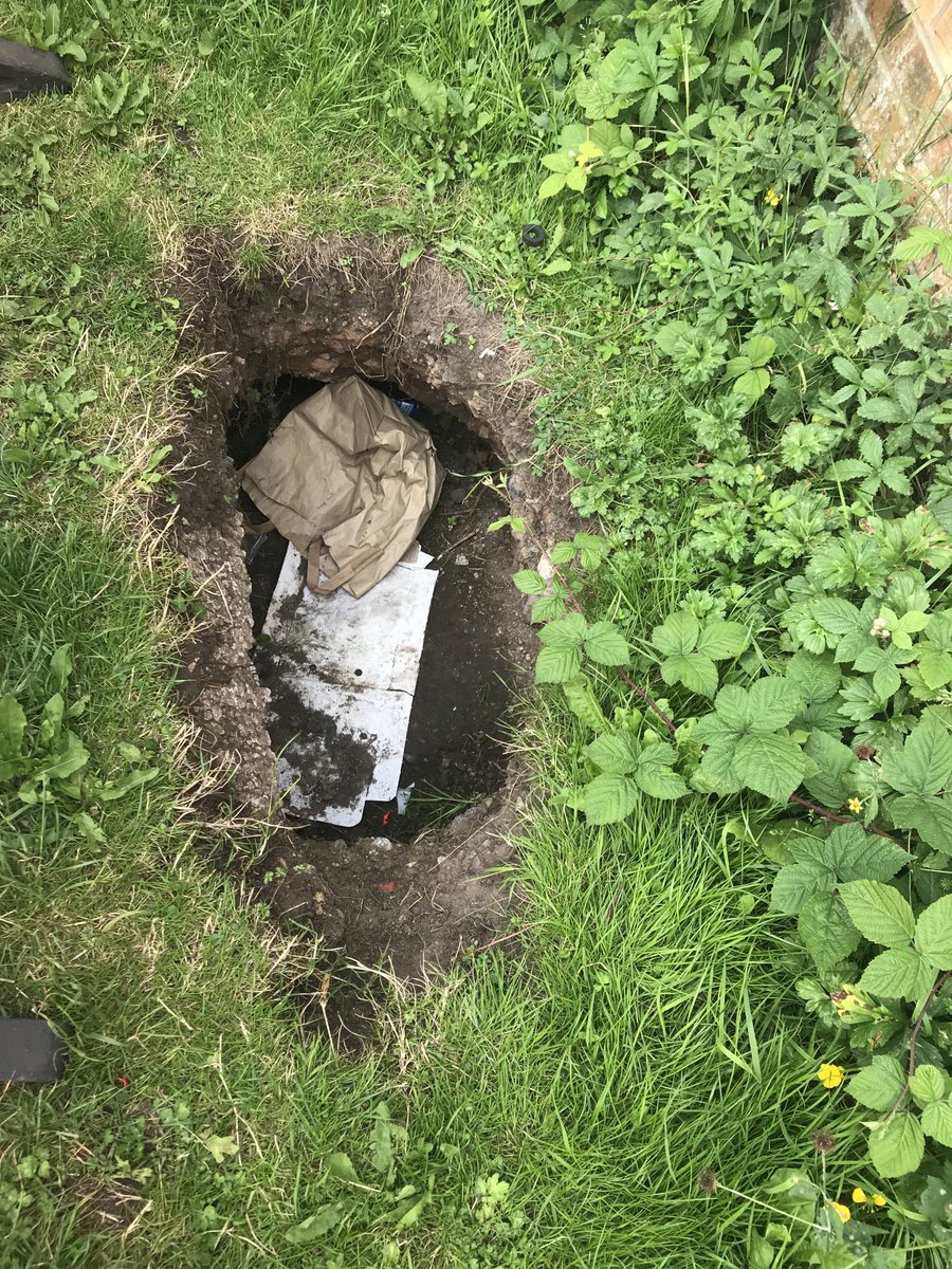 Strange hole reported by constituent appeared on footpath nr York street  Reported &amp; now pleased to@say cordoned off / made safe so folk not likely to step in it