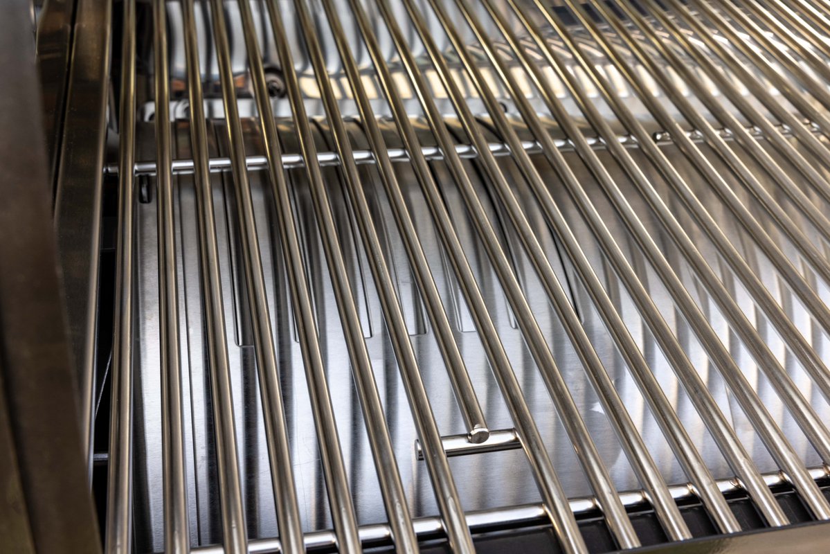 LouisianaGrills's tweet photo. This Tuesday, we're back with tips &amp; tricks for using your @LouisianaGrills!! 

Here's what @bbqwithdrew wants you to know: 
"A clean grill is a happy grill! Make sure to pay special attention to the areas where grease collects"
.
.
.
#Cleanining #Maintenance #HowTo #Tips #Tricks https://t.co/bF7oU8fmV5