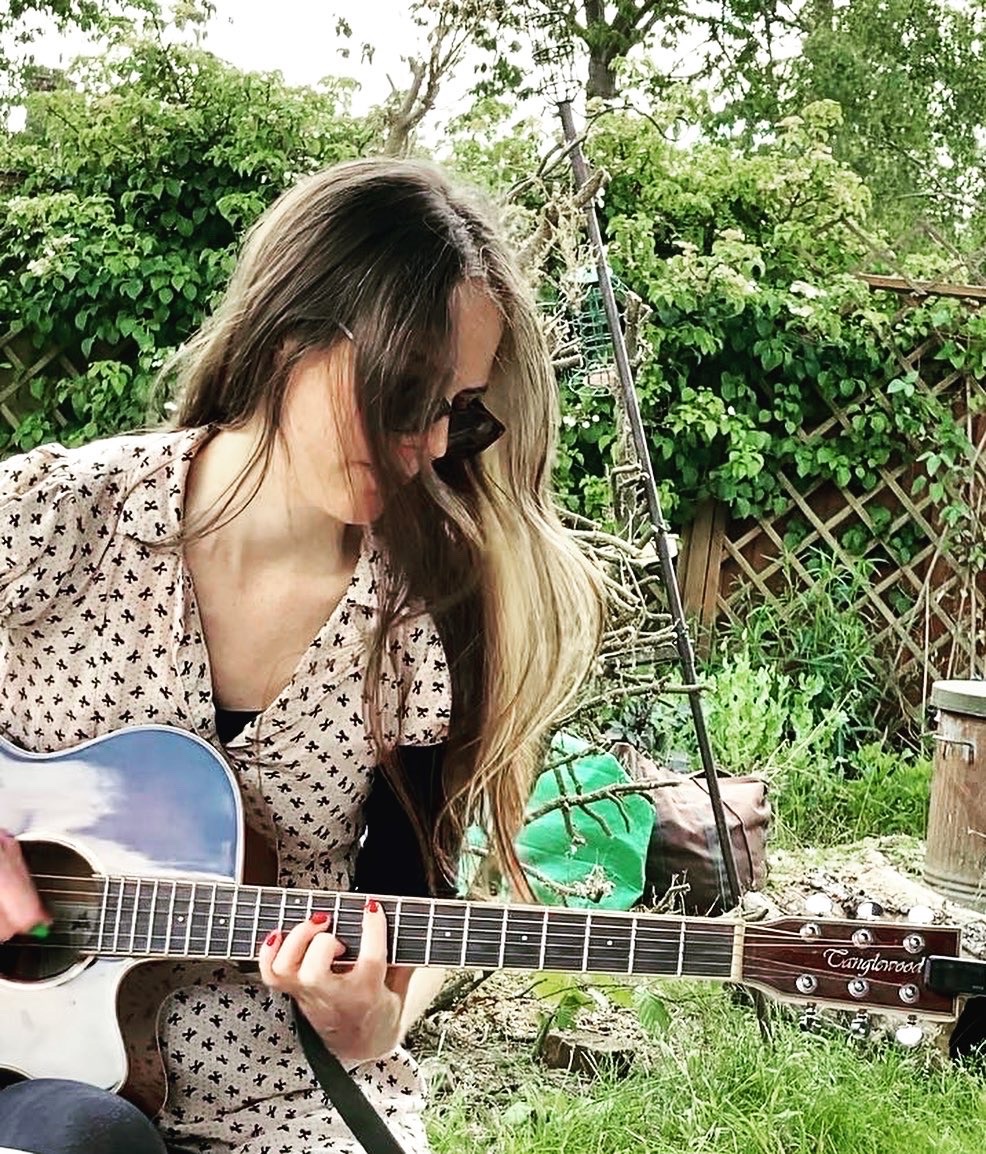 BeverleyKills's tweet photo. Essex-based garden song session today. Oh, and some news 🙃 https://t.co/1ublLgpLss