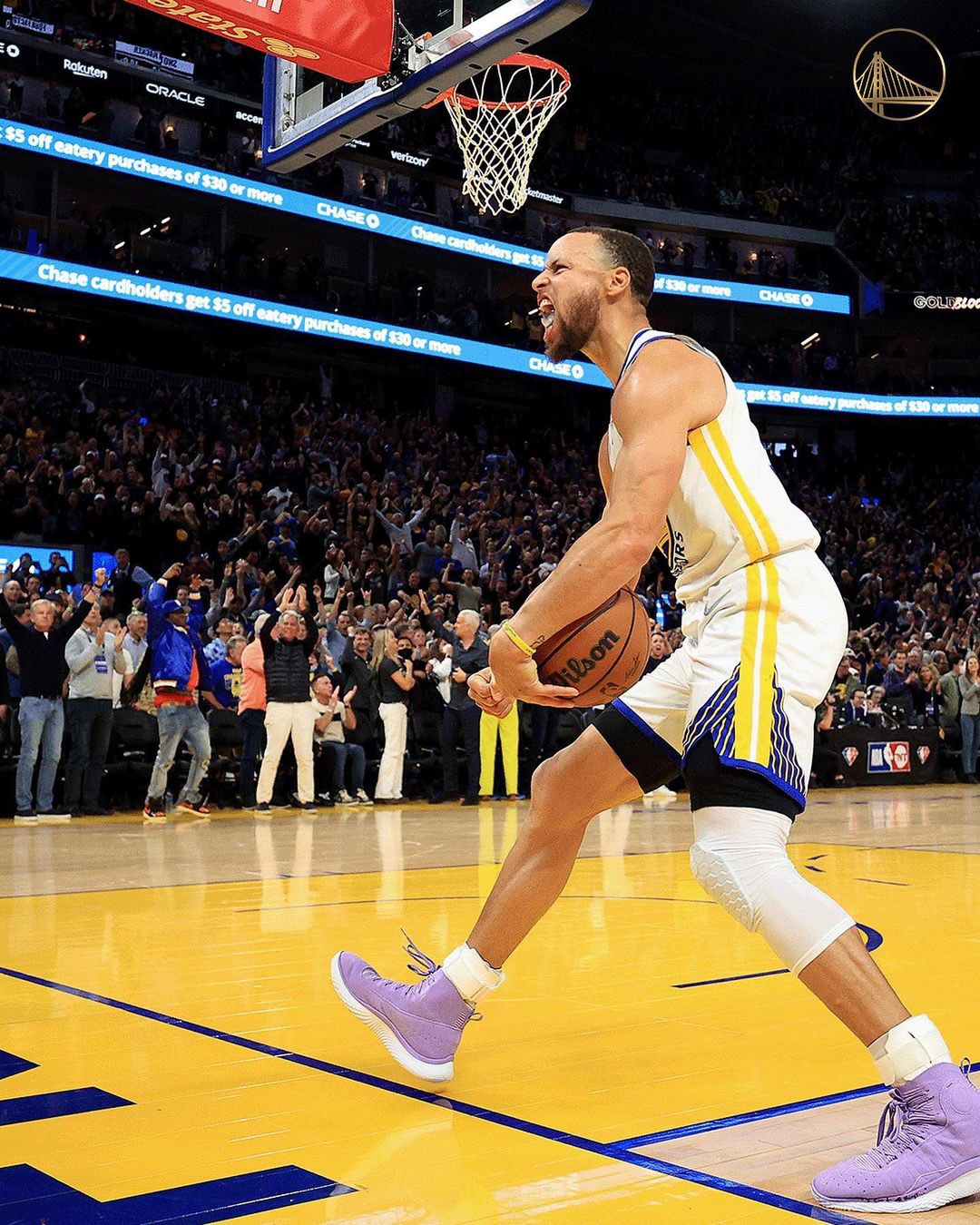 Steph curry hotsell wearing curry 5