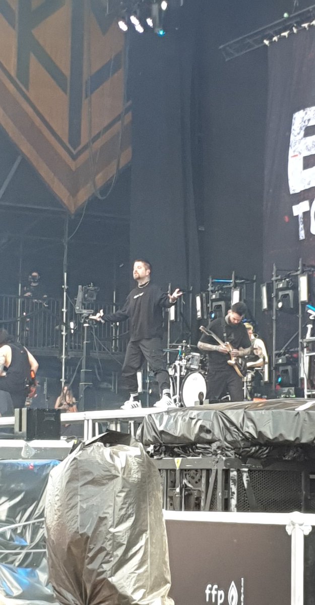 spookybitch_666's tweet photo. Absolutely amazing week away working with @coopuk at @DownloadFest 🤘 Met some amazing people and highlight of course was these guys @burytomorrow #coopfood #coop #Download2022 #burytomorrow #festivalfamily #metalcore https://t.co/8A6YBbyez6