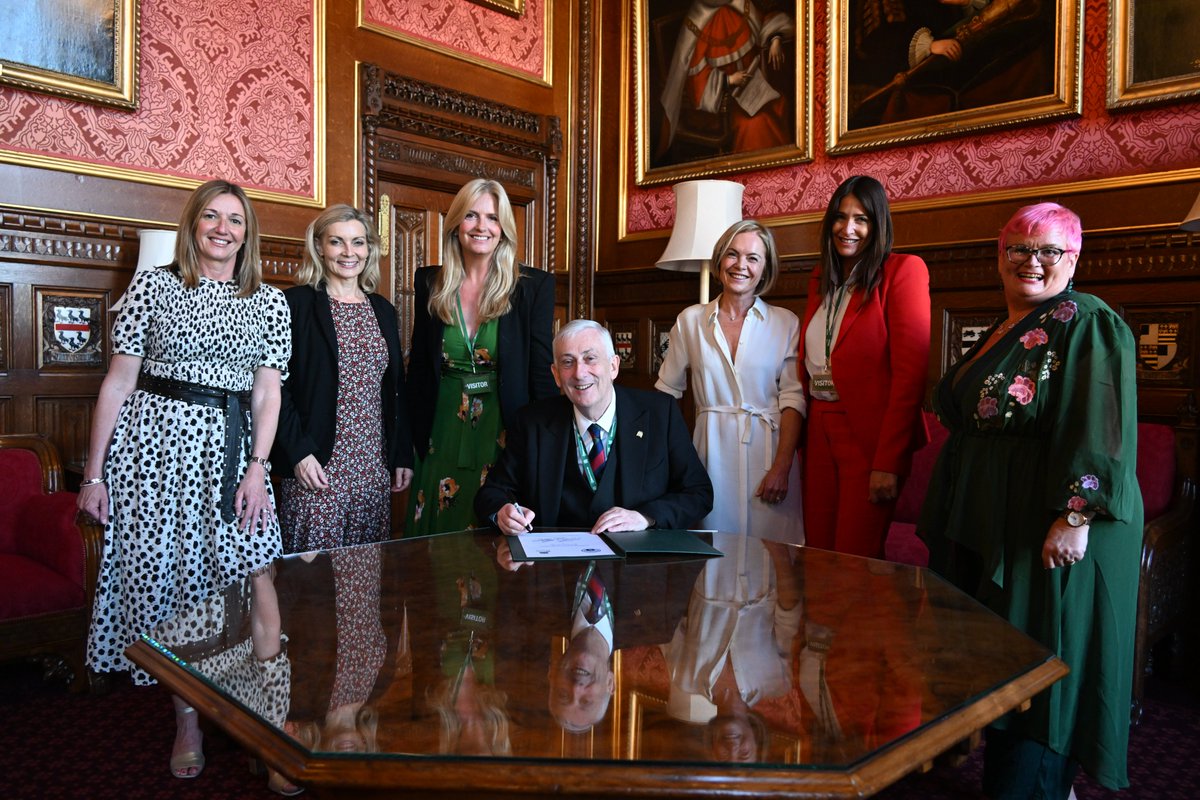 CommonsSpeaker's tweet image. I'm proud to sign a pledge to make the @HouseofCommons an exemplary employer to female staff going through the menopause. I value my female colleagues and staff, and don't want them avoiding promotion or leaving Parliament because of the symptoms they experience #menopausemandate