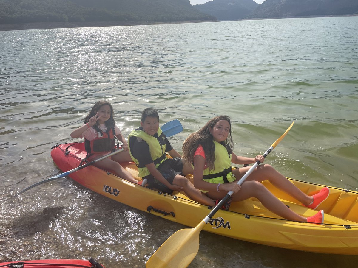 SalesiansMAT's tweet photo. #CicleSuperior 🍃 Avui hem gaudit del dia envoltats de natura i bona companyia. Anem de colònies a Sau! https://t.co/a9fnn4bbNE