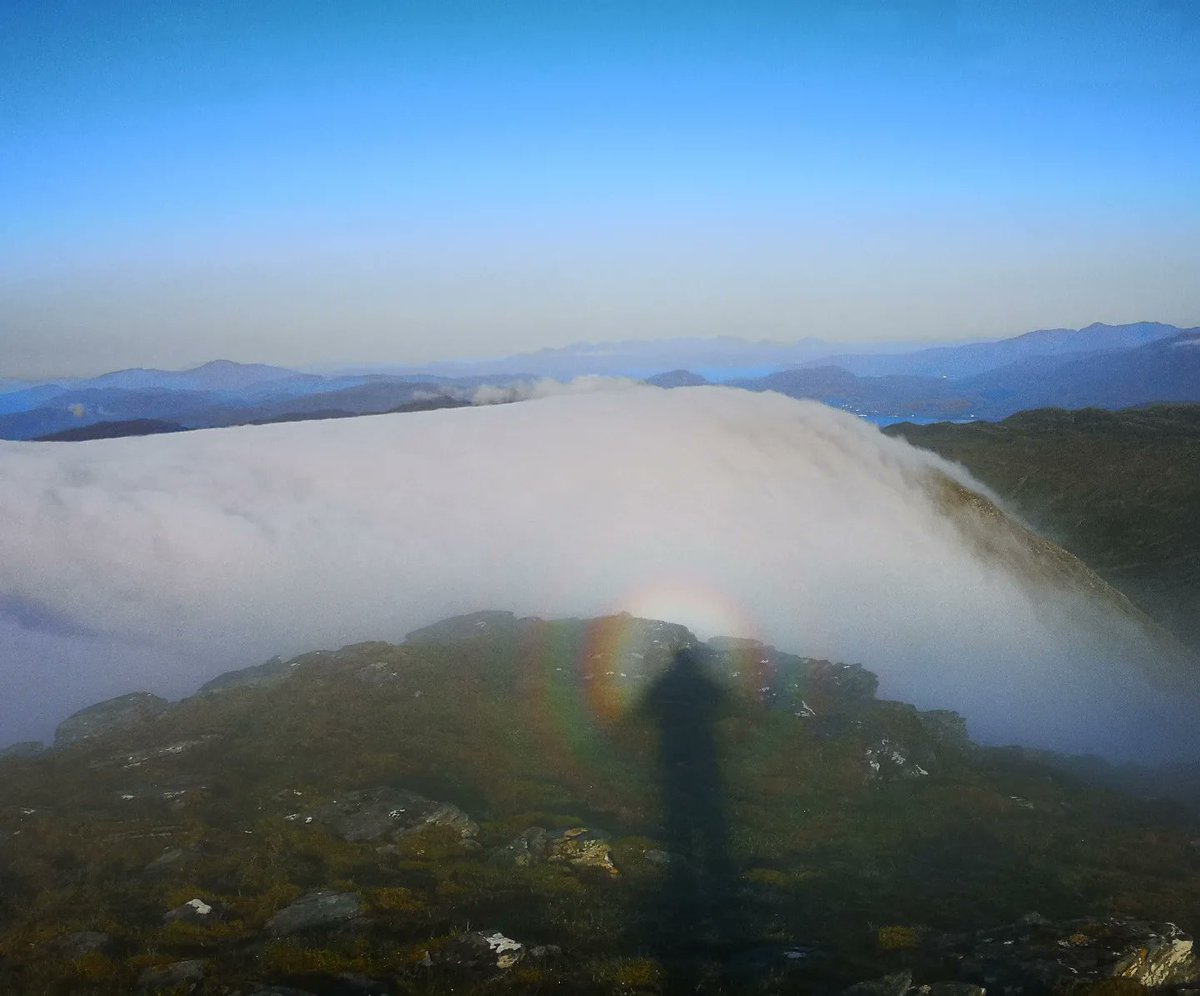 kev_russ's tweet photo. Beinn Tharsuinn last Sunday morning. Inversion &amp; Brocken Spectres galore. #getoutside #outandaboutScotland #mytiso https://t.co/8HfkQKzyHr