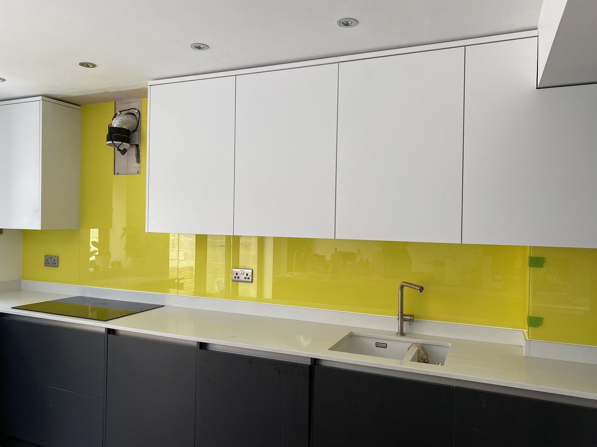 Bespoke Glass Splash tweet media