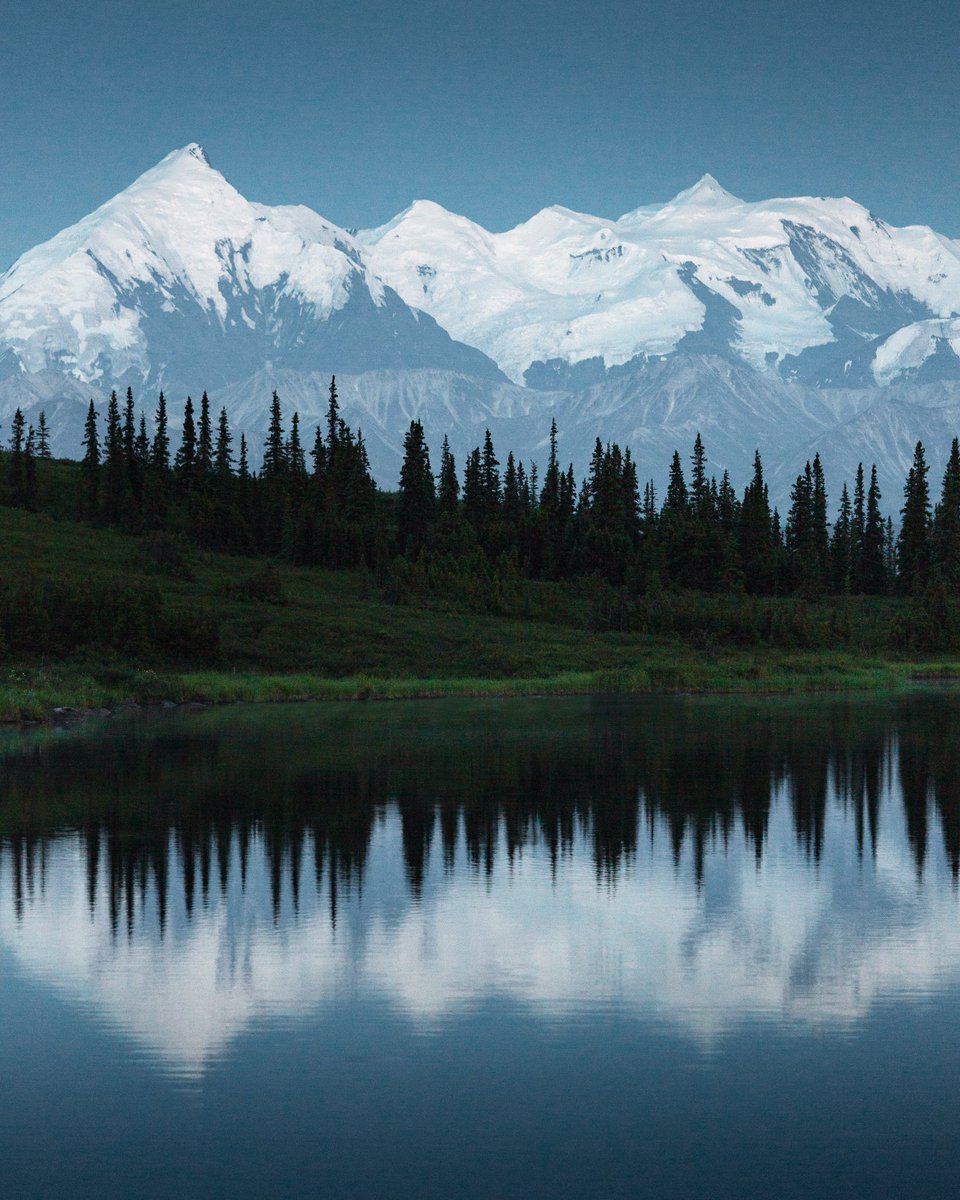 ElliotHawkey's tweet photo. The awe inspiring mountains of Alaska 🏔 https://t.co/7dhNUzyS9z