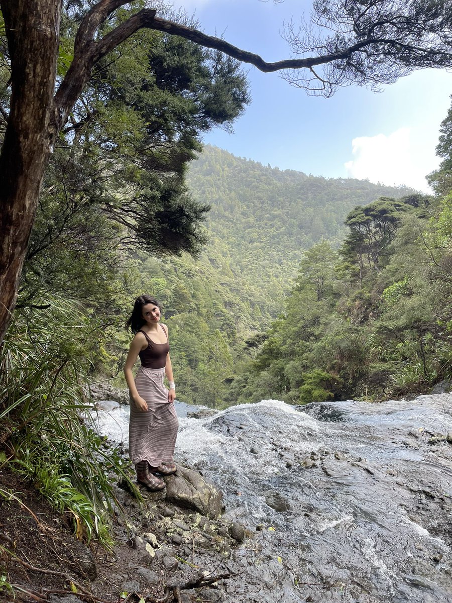 LauraMaranoCol's tweet photo. Algunas imágenes de @lauramarano vía instagram:
"Solo me tomó dos meses estar en Auckland, pero finalmente vi una cascada ayer ... estaba lloviendo, hacía sol y era increíble 😫🙌🧚" https://t.co/Sy8TrFQD3X