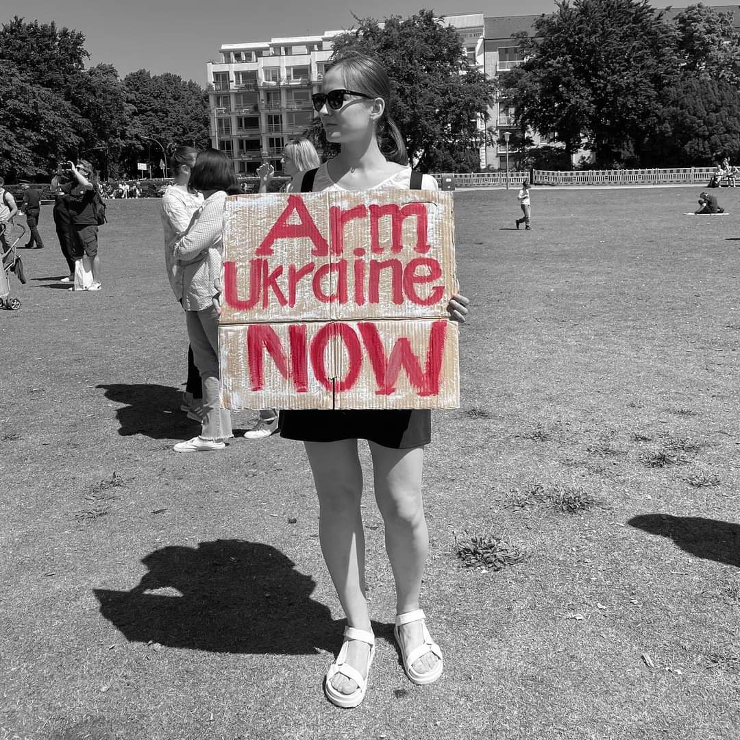 spacenftone's tweet photo. Якщо сьогодні ти вважаєш, що ти пацифіст - ти терорист.

#armukrainenow #staywithukraine #славаукраїні #героямслава https://t.co/d0Vwz77N08