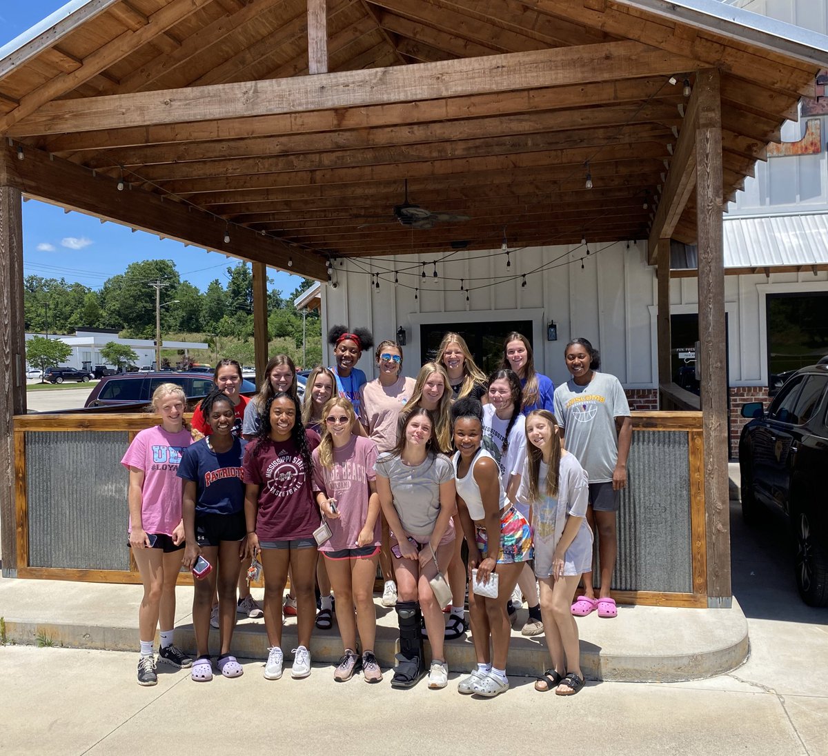 Camp #2! We had a great time in Missouri at the #ribcityshootout! Check out the thread for more pics ⬇️⬇️⬇️ <a href="/tipton_coach/">Coach Tipton</a> <a href="/TheBurgSports/">LHS Athletics</a>