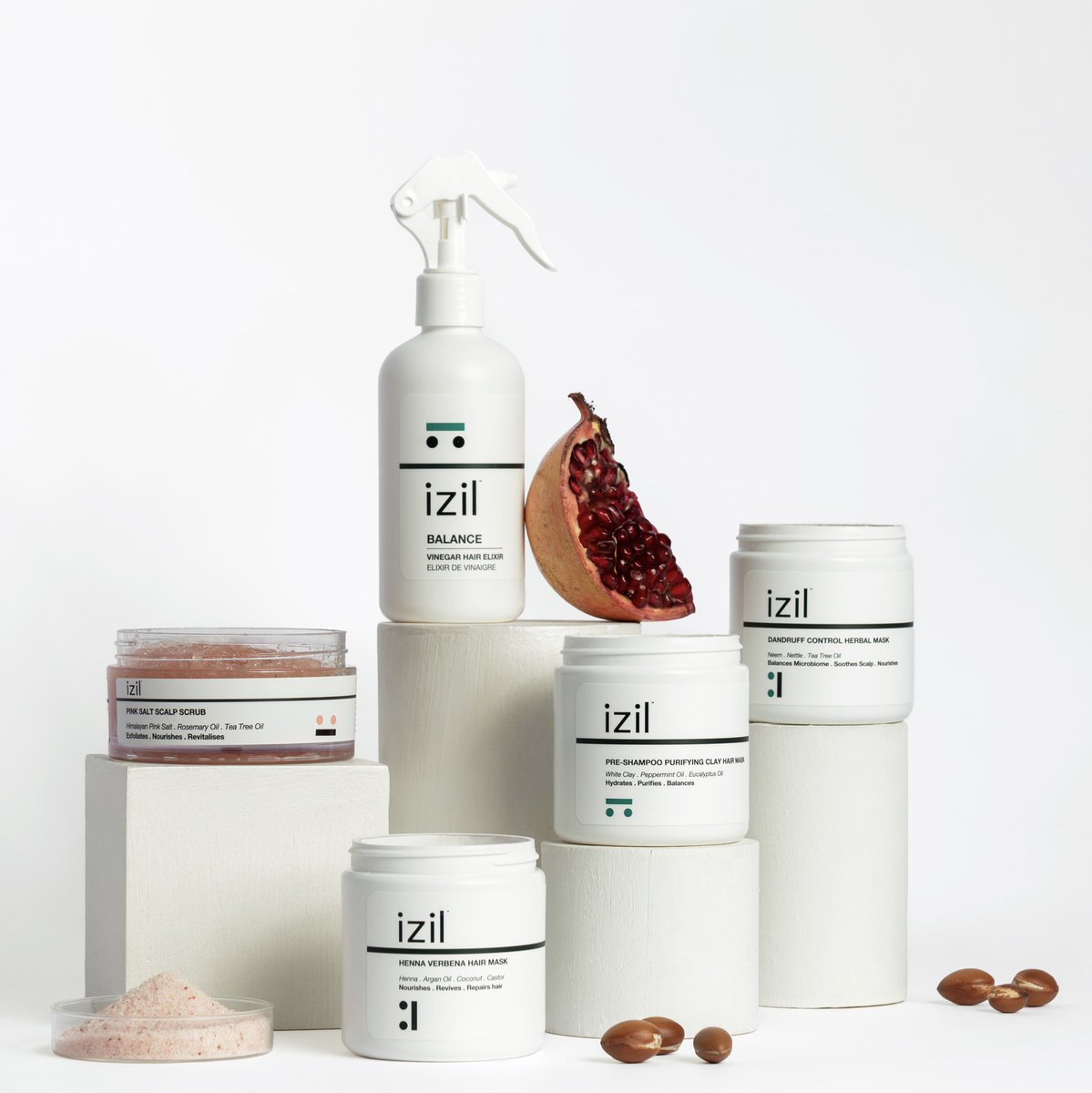 هل تعلم أن لدينا علاج لجميع مشاكل الشعر؟

▪️تنظيف فروة الرأس بعمق؟ مقشر الملح الوردي✅
▪️قشرة رأس؟ قناع الأعشاب المتحكم بالقشرة ✅ 
▪️الشعر الدهني؟ قناع الطمي قبل الشامبو ✅
▪️جاف ومتضرر؟ قناع الحناء بالفيربينا ✅
▪️إراحة فروة الرأس؟ اكسير الخل ✅

أي واحد يبدو مناسبًا لك؟ ❤️