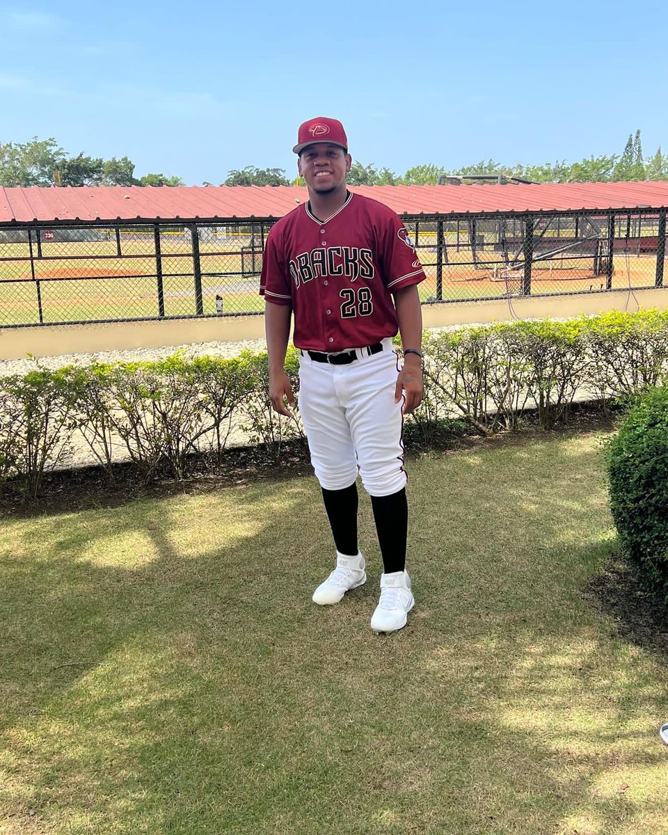 AlvearClarena's tweet photo. 🇨🇴⚾| Segunda victoria de Jean Carlos Herrera en la Dominican Summer League🔥
El colombiano @jankiherrera17 se acreditó su segunda victoria de la temporada, en el juego de #DSLDBacks 8-0 frente #DSLPadres.
IP 2.2
H 2
K 5
ERA 1.08
#colombiaa90millas🇨🇴⚾️ #MiLB #Colombia https://t.co/drVkHRIaym