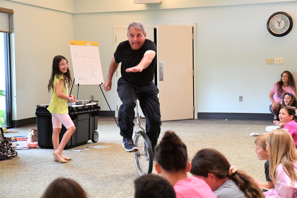 USACEMobile's tweet image. Our very own @USACEMobile Deputy Commander Maj. Gary Cutler teamed up with ERDC to help recruit citizen scientists in Gulf Shores to help gather SandSnap photos for a nationwide database. Read more: go.usa.gov/xJnV6.

#MobileDelivers #ERDC #Partnerships #Outreach